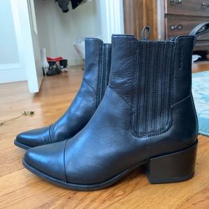 VAGABOND BLACK ANKLE BOOTS BRAND NEW NEVER WORN!